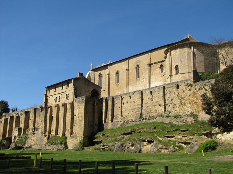 Remparts et Eglise Saint Sauveur_800