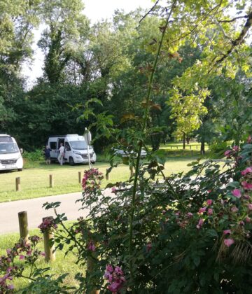 aire camping car st macaire