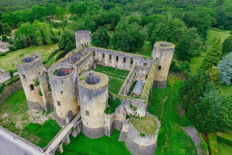 Château de Villandraut VILLANDRAUT Sud-Gironde